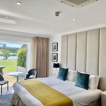 Lakeside Park Hotel & Spa Fishbourne  외부 사진