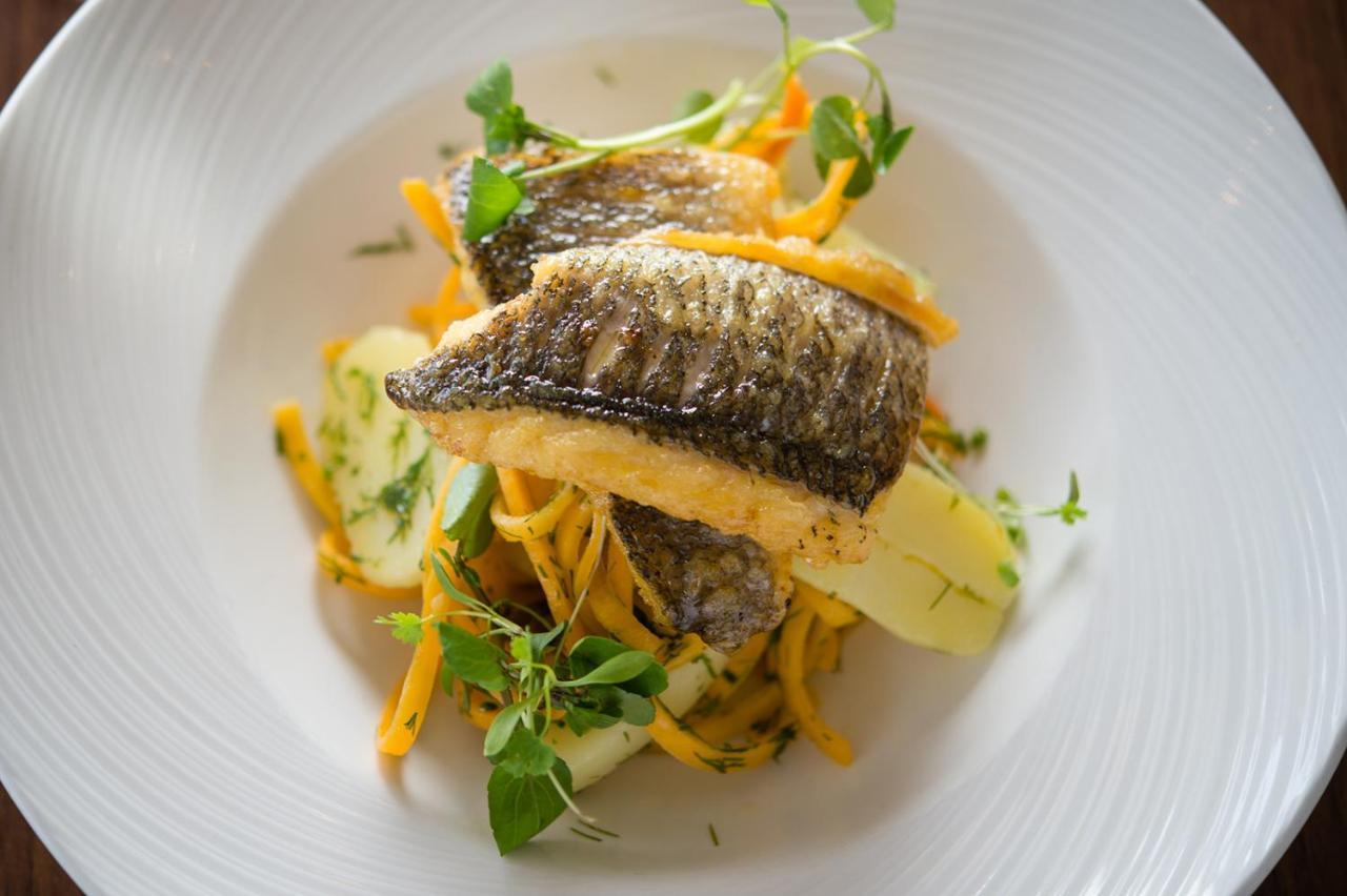 Lakeside Park Hotel & Spa Fishbourne  외부 사진