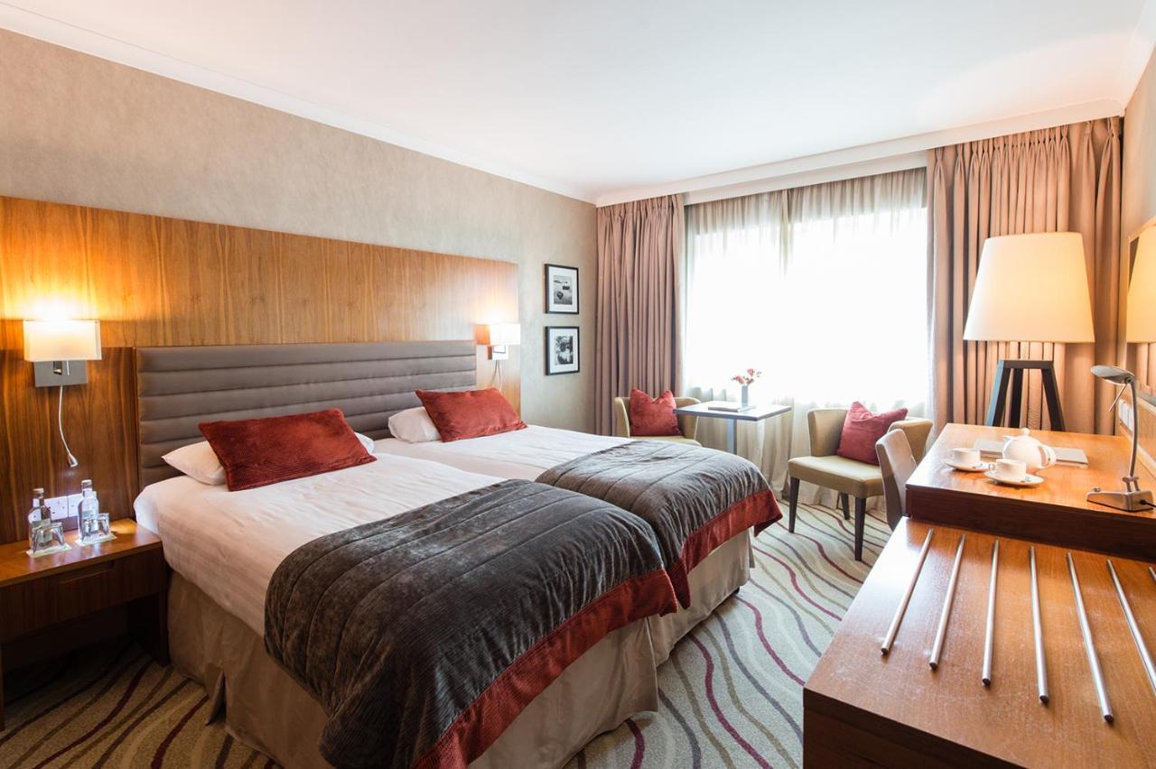 Lakeside Park Hotel & Spa Fishbourne  외부 사진