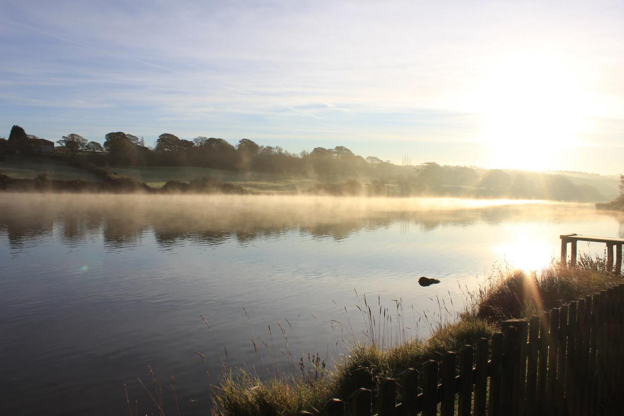 Lakeside Park Hotel & Spa Fishbourne  외부 사진