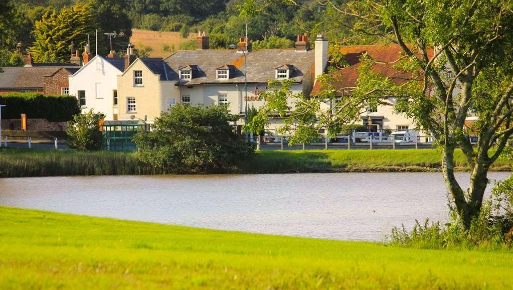 Lakeside Park Hotel & Spa Fishbourne  외부 사진